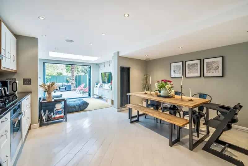 Two Double Bedroom Ground Floor Garden Flat Near Tooting Broadway