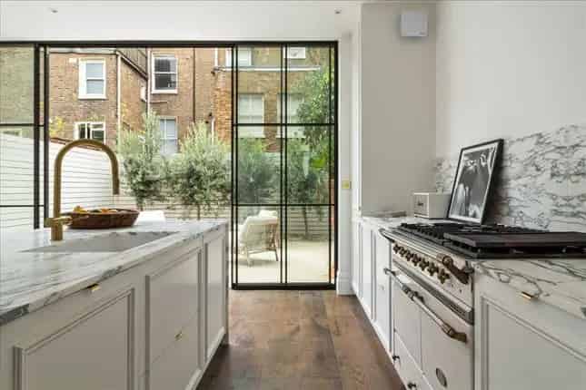 Six Bedroom Victorian House Shepherds Bush W12
