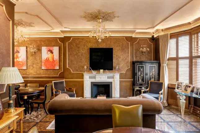 Flat for sale in Berkeley Street, Mayfair, London W1J