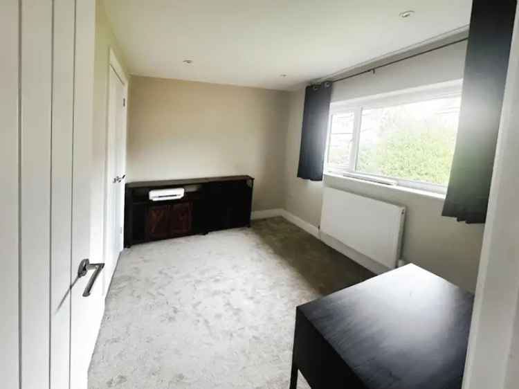 3 Bedroom Mid Terrace House Cwmbran No Onward Chain