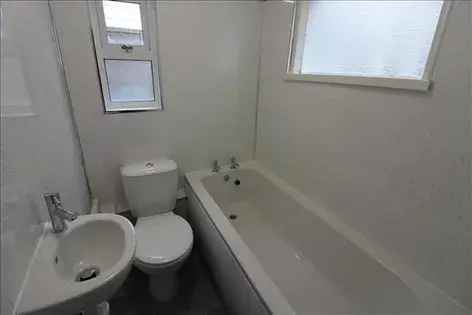 3 Bed Student House Southampton Polygon Near Solent University