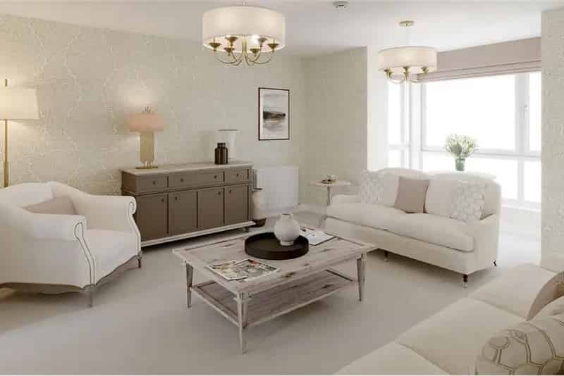 6 Bed Detached House with 2 Reception Rooms and Double Garage