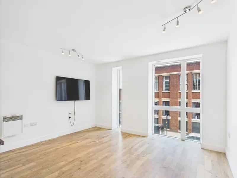 1 Bedroom Flat for Sale near Grand Central