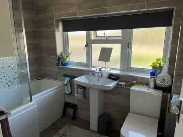3 Bedroom House Near Amenities