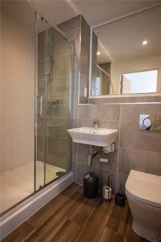 2 Bed Flat for Sale - Modern Apartment with Allocated Parking