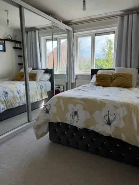 1 Bedroom Bungalow with Garden Near Public Transport
