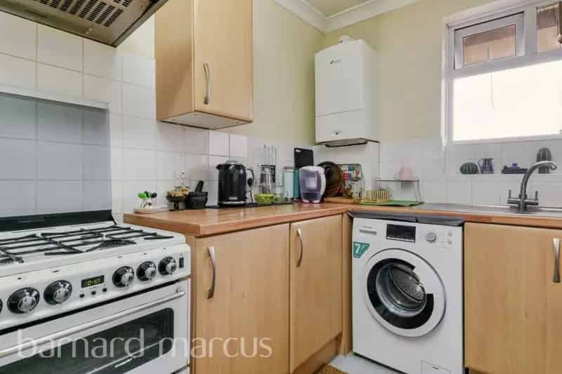 Flat For Sale , London, England