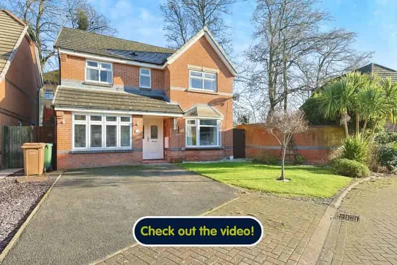 4 Bedroom Detached House For Sale