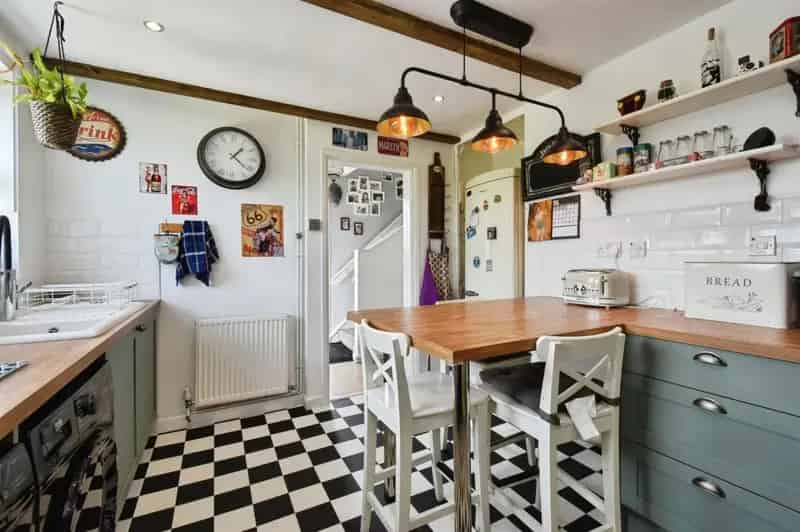 3 Bedroom Semi-Detached House for Sale in Tredegar