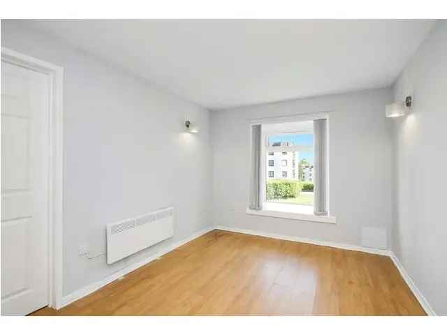 1 Bedroom Flat for Sale in Hamilton Furlongs Development