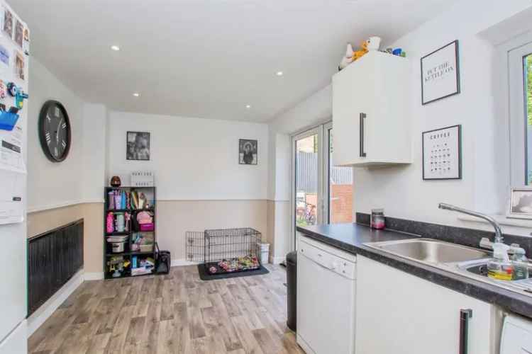 Family Home with Ensuite and Garden Two Parking Spaces