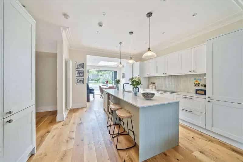 2 Bed Flat for Sale - Newly Refurbished Edwardian Garden Flat