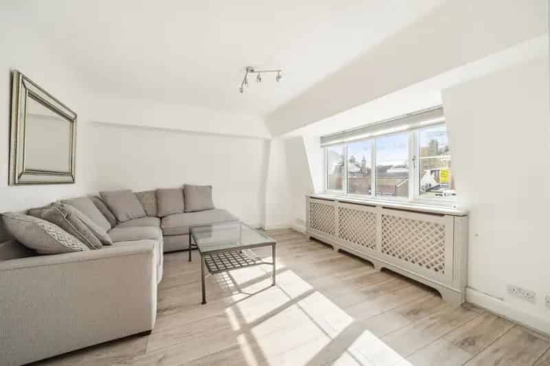 One Bedroom Flat to Rent Hollyhedge Road Cobham