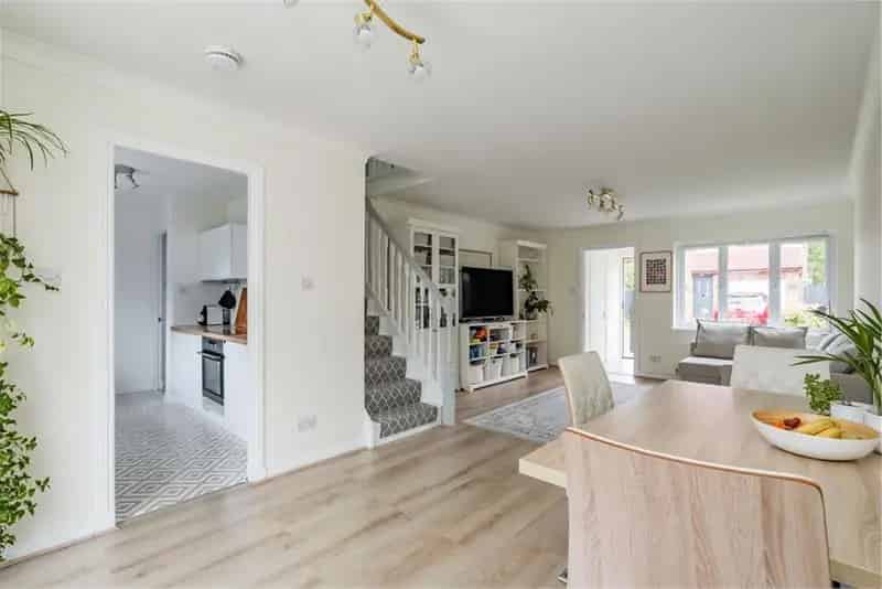 3 Bed Detached House with 2 Reception Rooms in Liberton