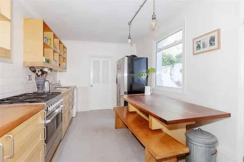 5 Bedroom House for Sale