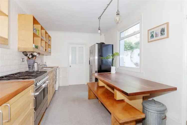 5 Bedroom House for Sale