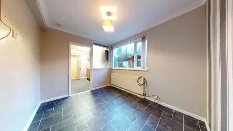 3 Bedroom Semi-Detached House to Rent