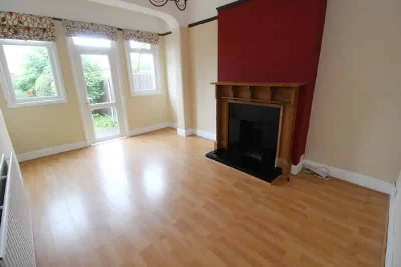 4 Bedroom Semi-Detached House Wallington