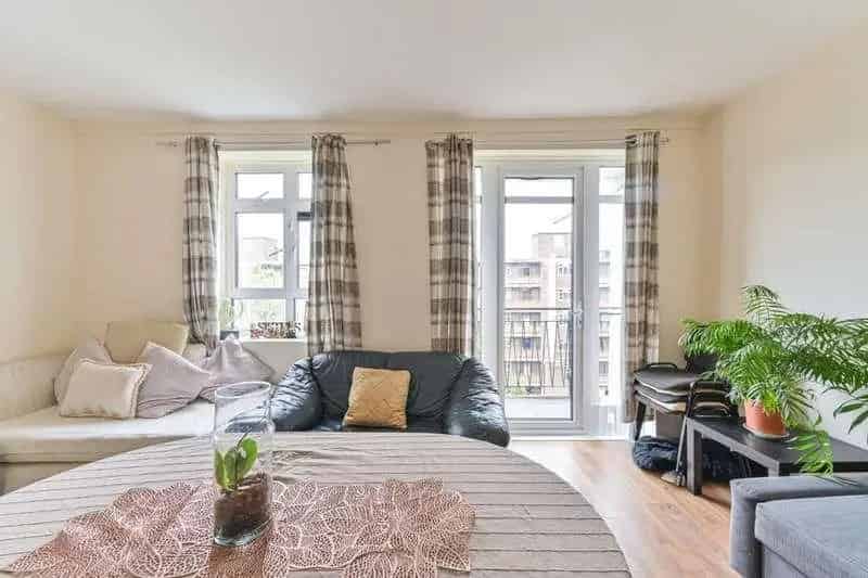 3 bed flat for sale