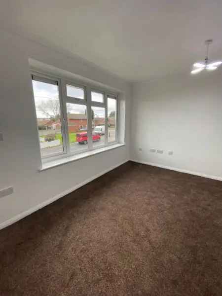 Upstairs Maisonette Near Schools and Parks