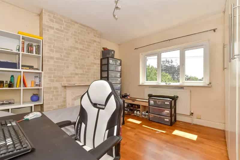 3 Bedroom Terraced House Near Chadwell Heath Station