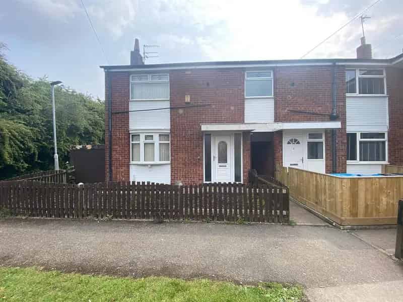 3 Bedroom End Terrace House To Rent
