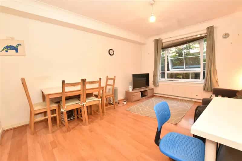 Two Bedroom Apartment Near Leeds City Centre Universities and Hospitals