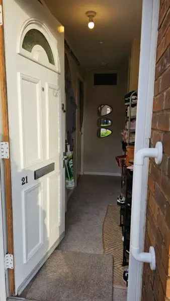 Ground Floor 1-Bedroom Flat with Private Garden Near Lee-on-Solent