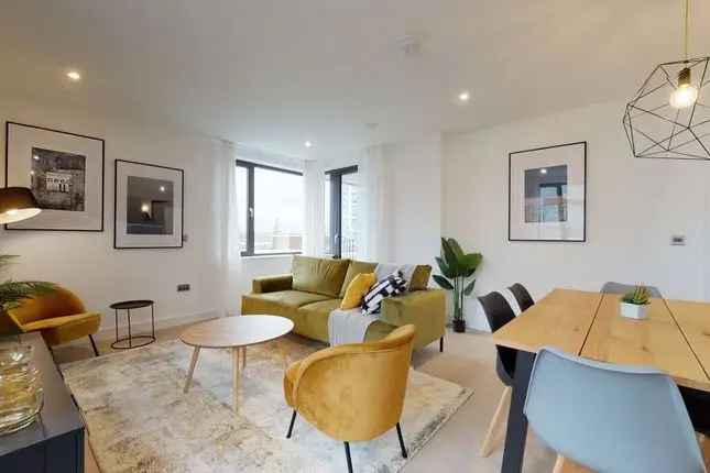 3-Bedroom Flat for Rent in Shoreditch Exchange London