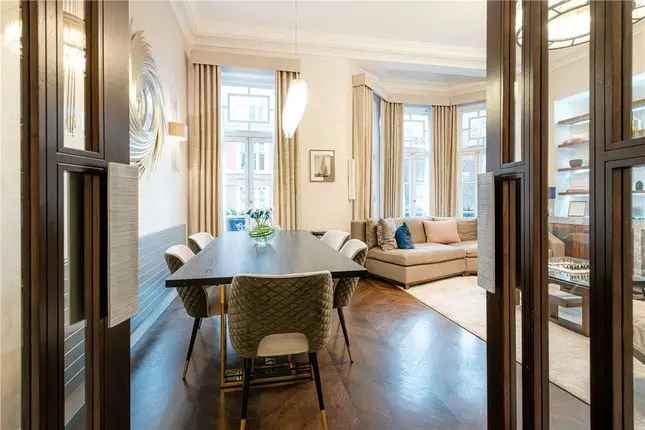 Flat to rent in Green Street, Mayfair, London W1K