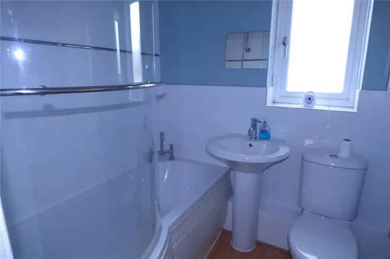 2 Bedroom House To Let