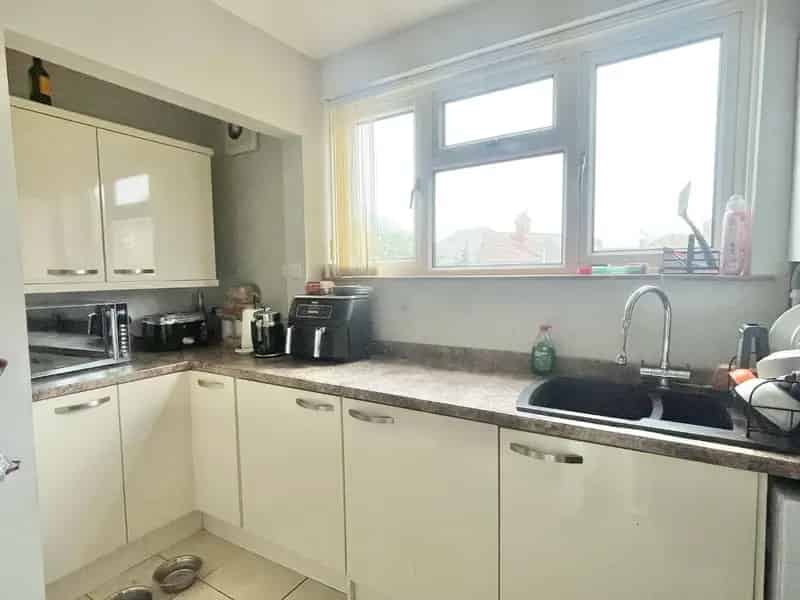 2 Bedroom Flat to Rent Northern Parade
