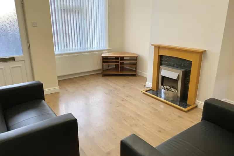 Spacious 2 Bed House in Headingley with Ensuite Bathrooms