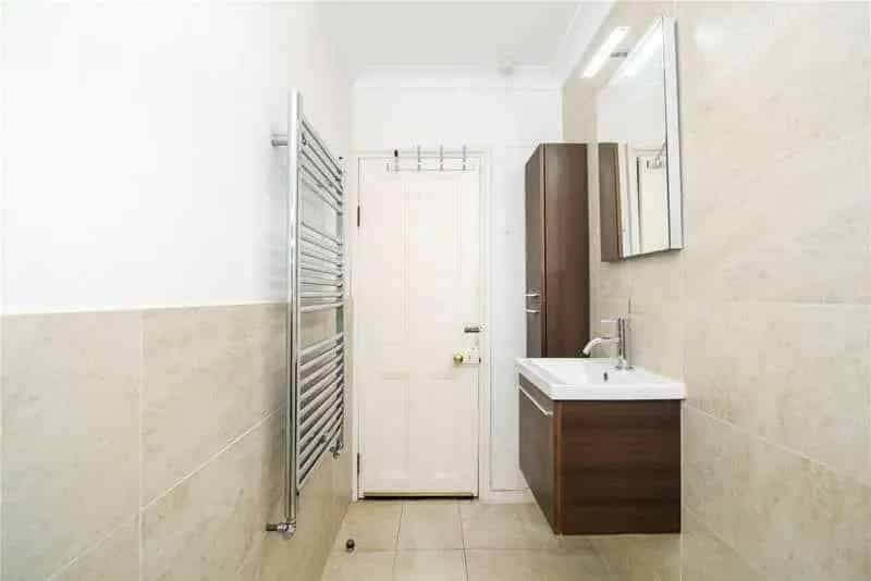 2 Bed Flat for Sale near Richmond Park