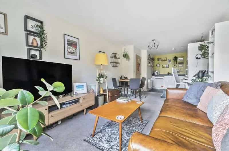1 Bed Flat for Sale Near Amenities