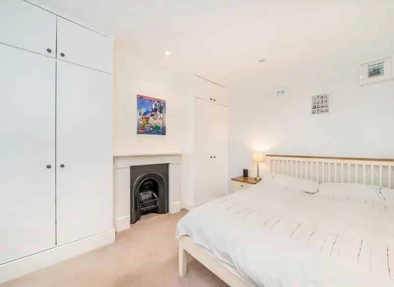 Three Double Bedroom Victorian Terrace House South Park Gardens