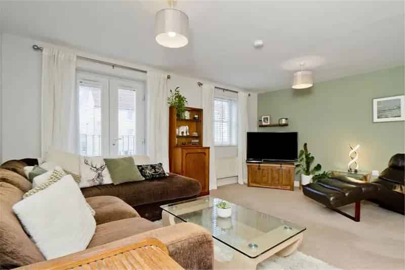 4 Bed Townhouse Prestonpans Family Home Near Schools and Rail Links
