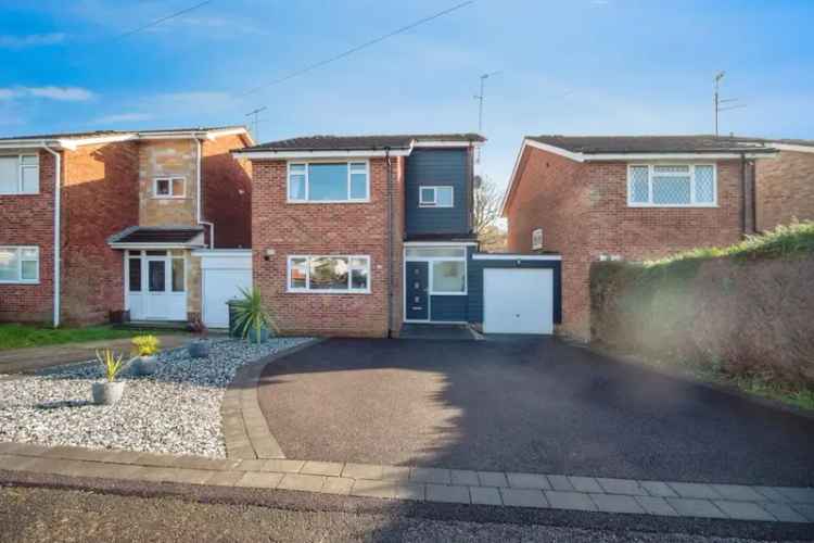 House For Sale in Oakbury Drive, Weymouth, England