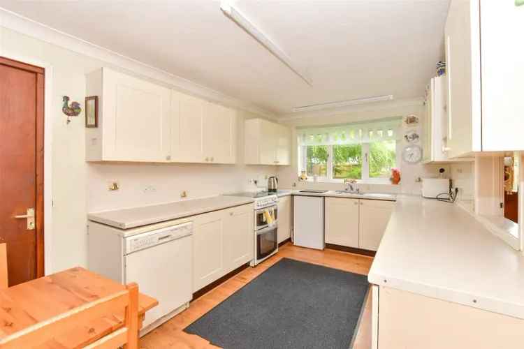 4 Bedroom Detached House Near Littlesteon Beach