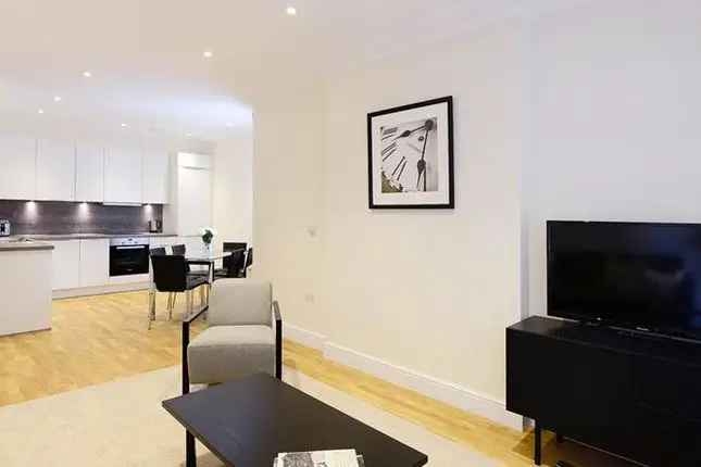 Flat to rent in Hamlet Gardens, Ravenscourt Park, London W6