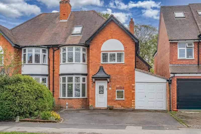 4 Bedroom Semi-Detached House for Sale