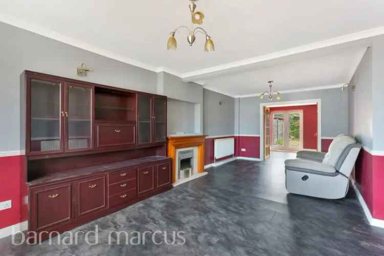 Spacious 4-Bed Semi-Detached House Near Feltham Station