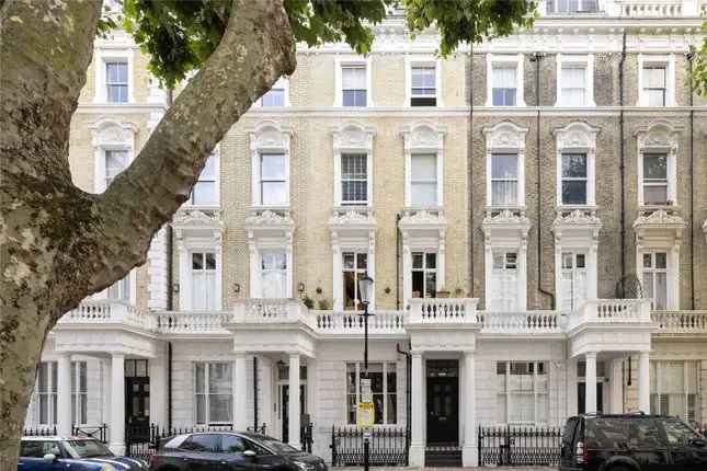 Flat for sale in Linden Gardens, London W2