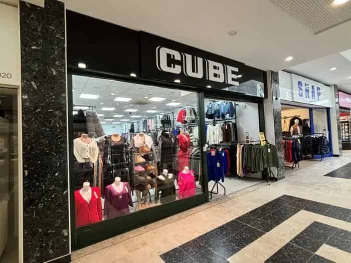 Retail Space in Prime Shopping Center