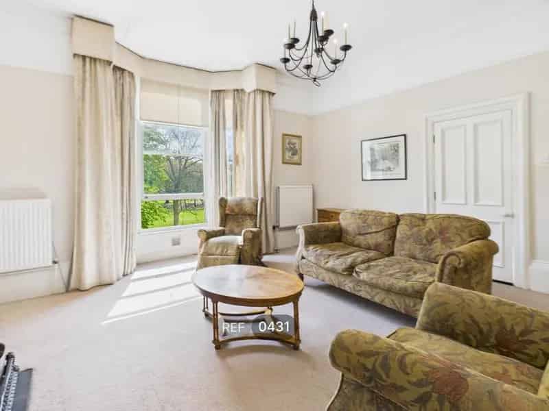 1 Bedroom Apartment to Rent - Spacious & Characterful