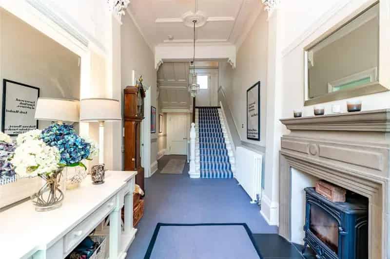 7 Bedroom Townhouse with Self Contained Apartment