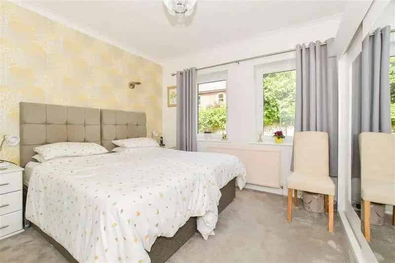 2 Bed Flat for Sale in Worthing