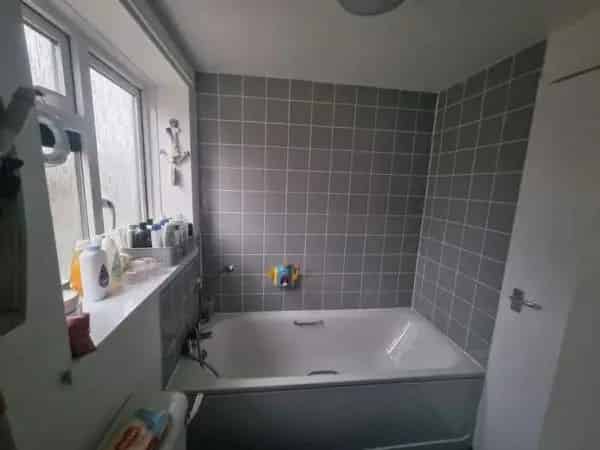 2 Double Bedroom Ground Floor Flat with Large Gardens