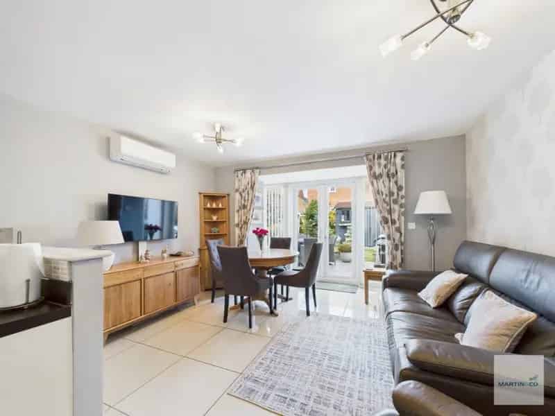 4 bedroom House
 For Sale