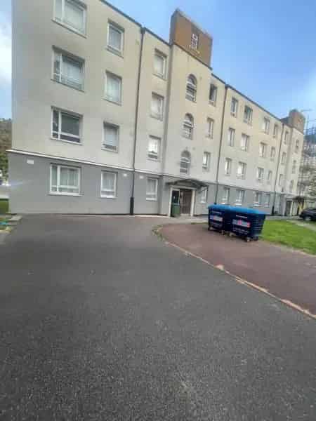 3 Bedroom Apartment with Balcony
